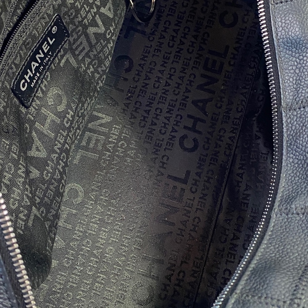 CHANEL Vintage Caviar Square Quilted Bowler Bag - Picture 6 of 17